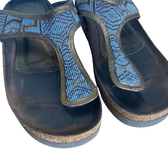 Donald J. Pliner Wedge Sandals Size 8 Penny Blue Beaded Leather Thong T Strap - Picture 13 of 13